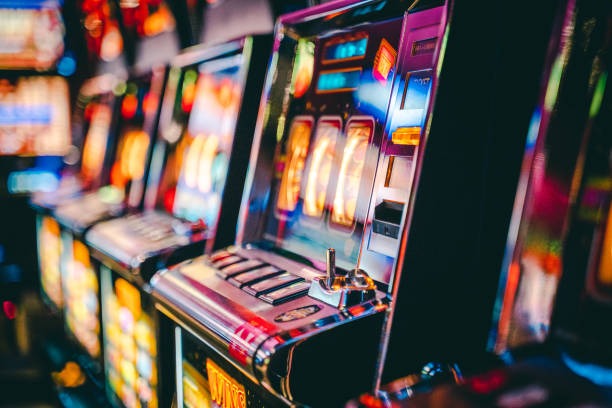 surga 5000 app showcasing slot games and live support